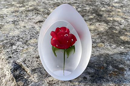Sculptglass – Art Glass Rose Paperweight
