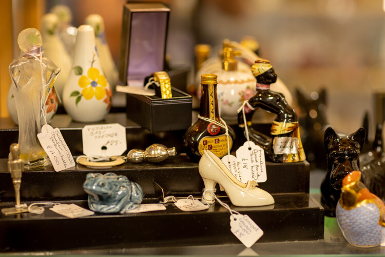 Squirrels Den Collectables at Arreton Barns, Isle of Wight